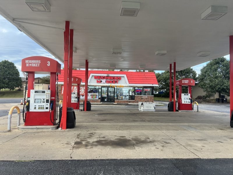 Prime Investment Opportunity: Gas Station for Sale in St. Charles County! 